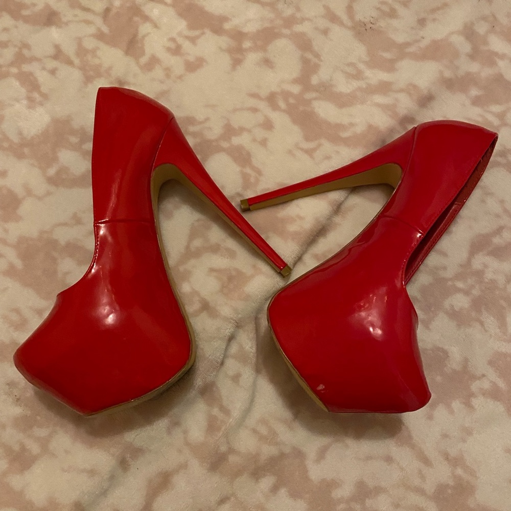 I bought this shoes for Halloween and only wore them once